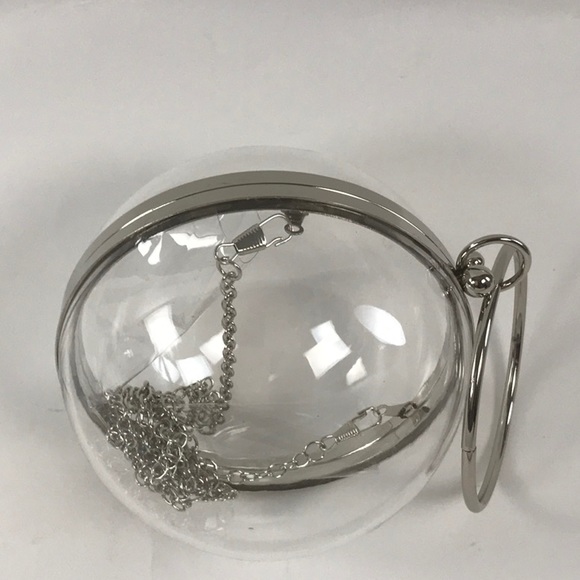 ACRYLIC CLEAR CLUTCH-PUSH OPEN CLASP - Picture 8 of 8